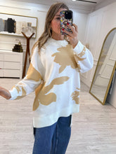 Cargar imagen en el visor de la galería, ALANA - Sueter blanco con khaki