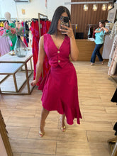 Cargar imagen en el visor de la galería, HALLOW - Set chaleco y falda fucsia