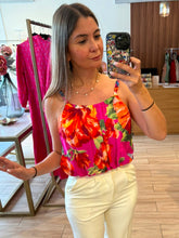 Cargar imagen en el visor de la galería, ISABEU - Blusa fucsia tirantes estampada