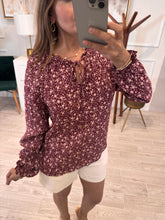 Cargar imagen en el visor de la galería, NAYELI - Blusa tinto estampada