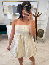 Cargar imagen en el visor de la galería, ATARA - Vestido corto beige