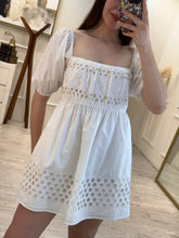 Cargar imagen en el visor de la galería, CANDELA - Vestido corto blanco