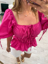 Cargar imagen en el visor de la galería, XENIA - Blusa fucsia