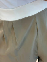 Cargar imagen en el visor de la galería, AMELINA - Short olivo