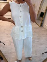 Cargar imagen en el visor de la galería, BROOKLYN - Set blusa y pantalon blanco