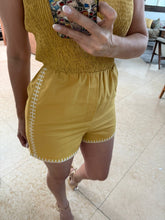 Cargar imagen en el visor de la galería, BRANDIE - Jumper amarillo tirantes