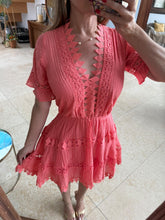 Cargar imagen en el visor de la galería, DOTTY - Vestido corto salmón
