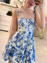 Cargar imagen en el visor de la galería, LAURENCE - Vestido corto tirantes estampado