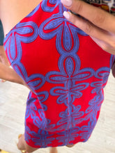 Cargar imagen en el visor de la galería, FERNANDA - Vestido corto rojo con azul