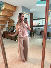Cargar imagen en el visor de la galería, MIRANDA - Blusa nude