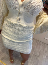 Cargar imagen en el visor de la galería, ROLAND - Vestido corto hueso
