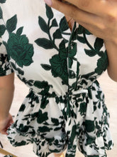 Cargar imagen en el visor de la galería, MOLLY - Vestido corto flores verdes