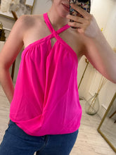 Cargar imagen en el visor de la galería, ASTREA – Blusa fucsia halter cruzada