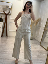 Cargar imagen en el visor de la galería, FIDELA - Set blusa y pantalón beige
