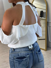 Cargar imagen en el visor de la galería, RÍA – Blusa blanca halter con olanes