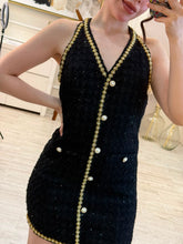 Cargar imagen en el visor de la galería, ADELINA - Vestido corto negro con detalles dorados