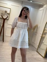 Cargar imagen en el visor de la galería, CANDELA - Vestido corto blanco