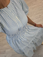 Cargar imagen en el visor de la galería, EGERIA – Maxi vestido a rayas azul y blanco con manga globo