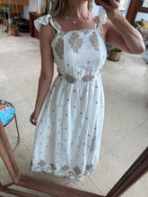 Cargar imagen en el visor de la galería, PAYTON - Vestido blanco con café