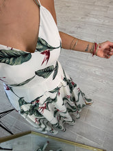 Cargar imagen en el visor de la galería, ANTÍOPE – Maxi vestido blanco con hojas tropicales