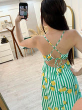 Cargar imagen en el visor de la galería, BERNARDA - Maxi vestido rayado con limones