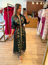 Cargar imagen en el visor de la galería, ZENDAYA - Maxi vestido verde botanico