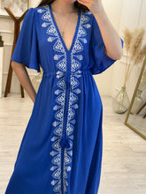 Cargar imagen en el visor de la galería, FRANCESCA - Maxi vestido azul detalles blancos