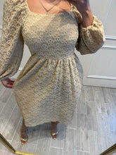 Cargar imagen en el visor de la galería, VAIANA - Vestido midi beige
