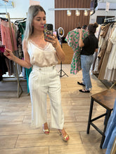 Cargar imagen en el visor de la galería, NATALIA - Pantalón blanco rayas