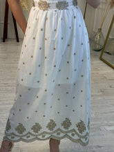 Cargar imagen en el visor de la galería, CINDY - Maxi vestido blanco con café