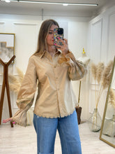 Cargar imagen en el visor de la galería, MARICELA - Camisa beige