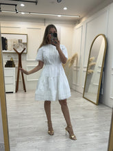 Cargar imagen en el visor de la galería, GEORGINA - Vestido corto blanco