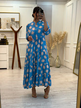 Cargar imagen en el visor de la galería, FAWN - Maxi vestido azul flores