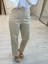 Cargar imagen en el visor de la galería, SILVIA - Pantalon beige.