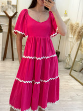 Cargar imagen en el visor de la galería, CLAUDIA - Vestido midi fucsia con detalles blancos