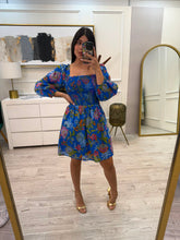 Cargar imagen en el visor de la galería, MATILDE - Vestido corto azul estampado
