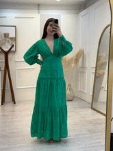 Cargar imagen en el visor de la galería, NORA - Maxi vestido verde manga larga