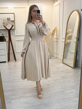 Cargar imagen en el visor de la galería, ROSALYN - Maxi vestido beige