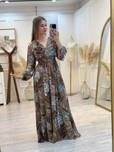 Cargar imagen en el visor de la galería, LETICIA - Maxi vestido café estampado hojas