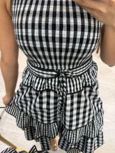 Cargar imagen en el visor de la galería, PRIYANKA - Vestido midi cuadros blanco y negro