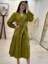 Cargar imagen en el visor de la galería, KATE - Vestido midi manga larga verde