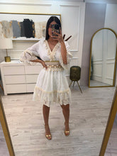 Cargar imagen en el visor de la galería, RIHANNA - Vestido corto hueso