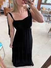 Cargar imagen en el visor de la galería, VITE - Maxi vestido negro