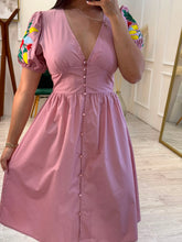 Cargar imagen en el visor de la galería, EBONIE - Vestido rosa mangas bordadas
