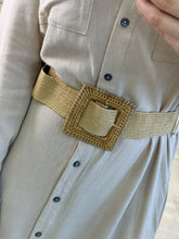 Cargar imagen en el visor de la galería, FANY - Vestido midi camisero beige
