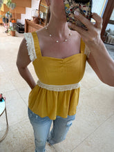 Cargar imagen en el visor de la galería, CHARLOTE - Blusa amarilla