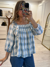 Cargar imagen en el visor de la galería, ERIKA - Blusa azul cuadros