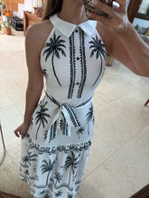 Cargar imagen en el visor de la galería, IRINA - Maxi vestido blanco con negro palmas