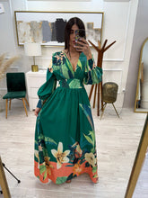 Cargar imagen en el visor de la galería, ANETTE - Maxi vestido verde estampado