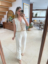 Cargar imagen en el visor de la galería, GENNY - Set blusa y pantalon hueso